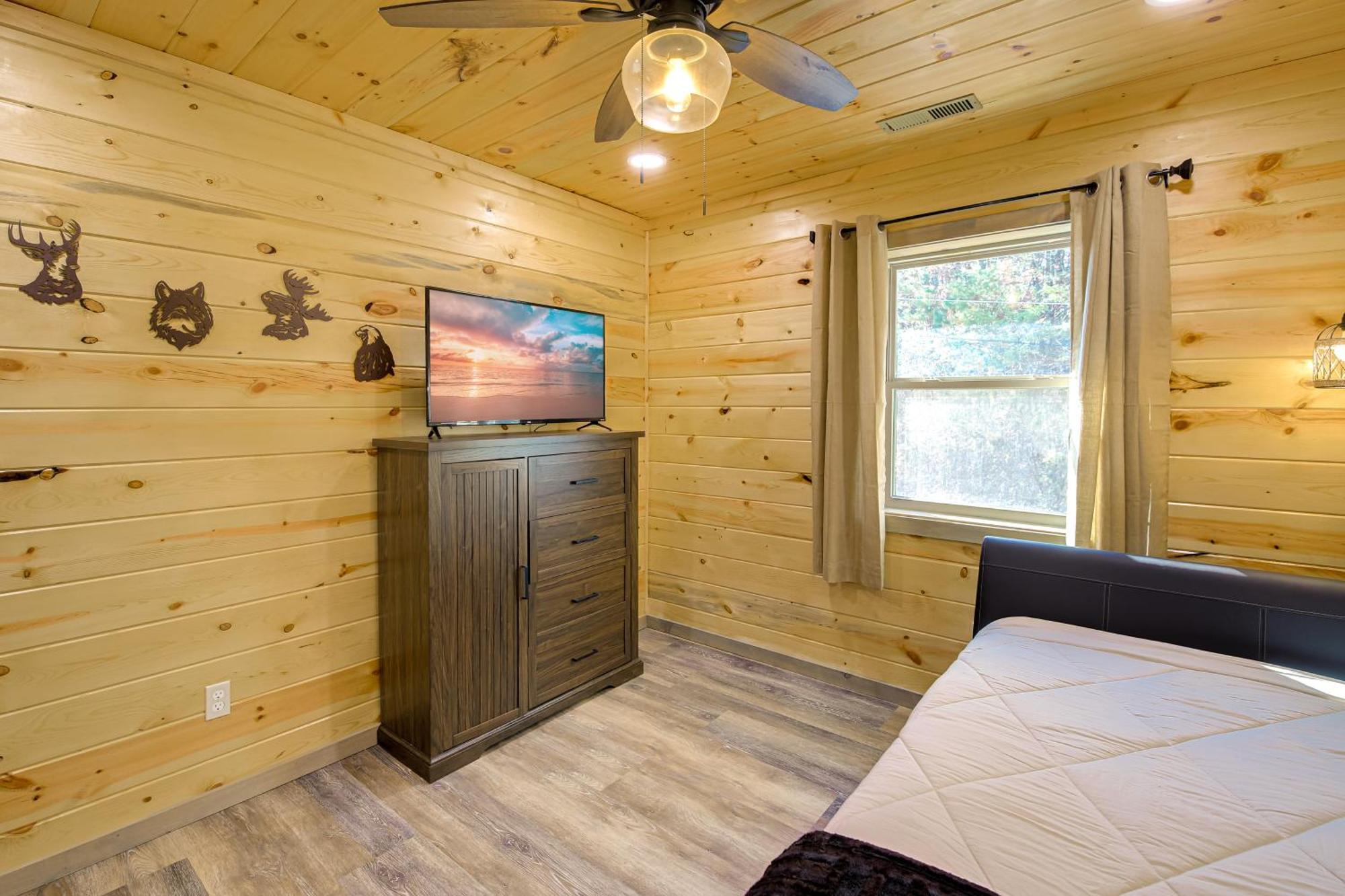 Gatlinburg Cabin With Game Room, Hot Tub And Mtn Views Exteriör bild