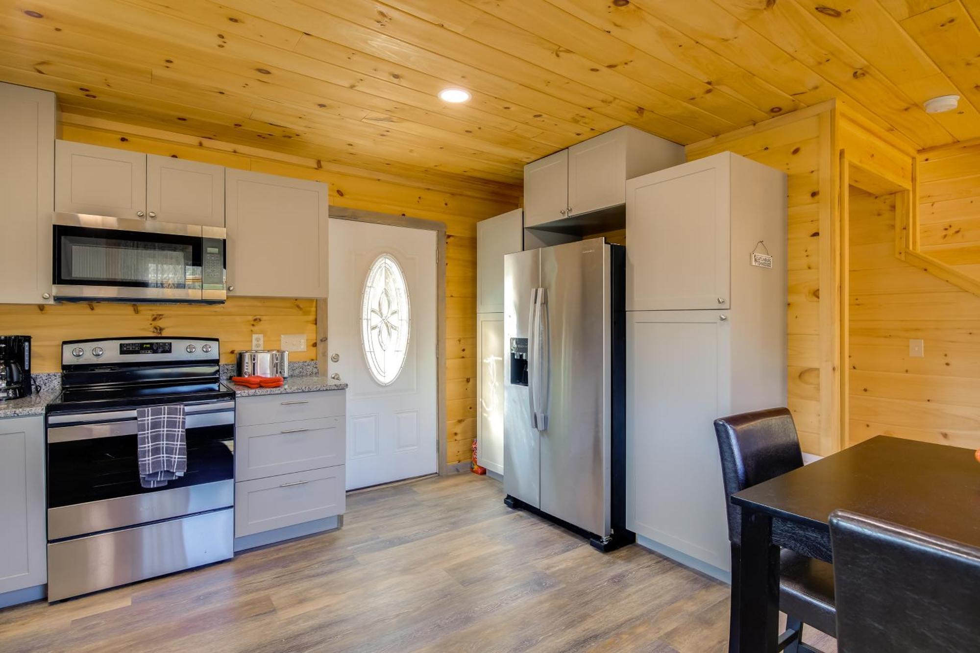 Gatlinburg Cabin With Game Room, Hot Tub And Mtn Views Exteriör bild