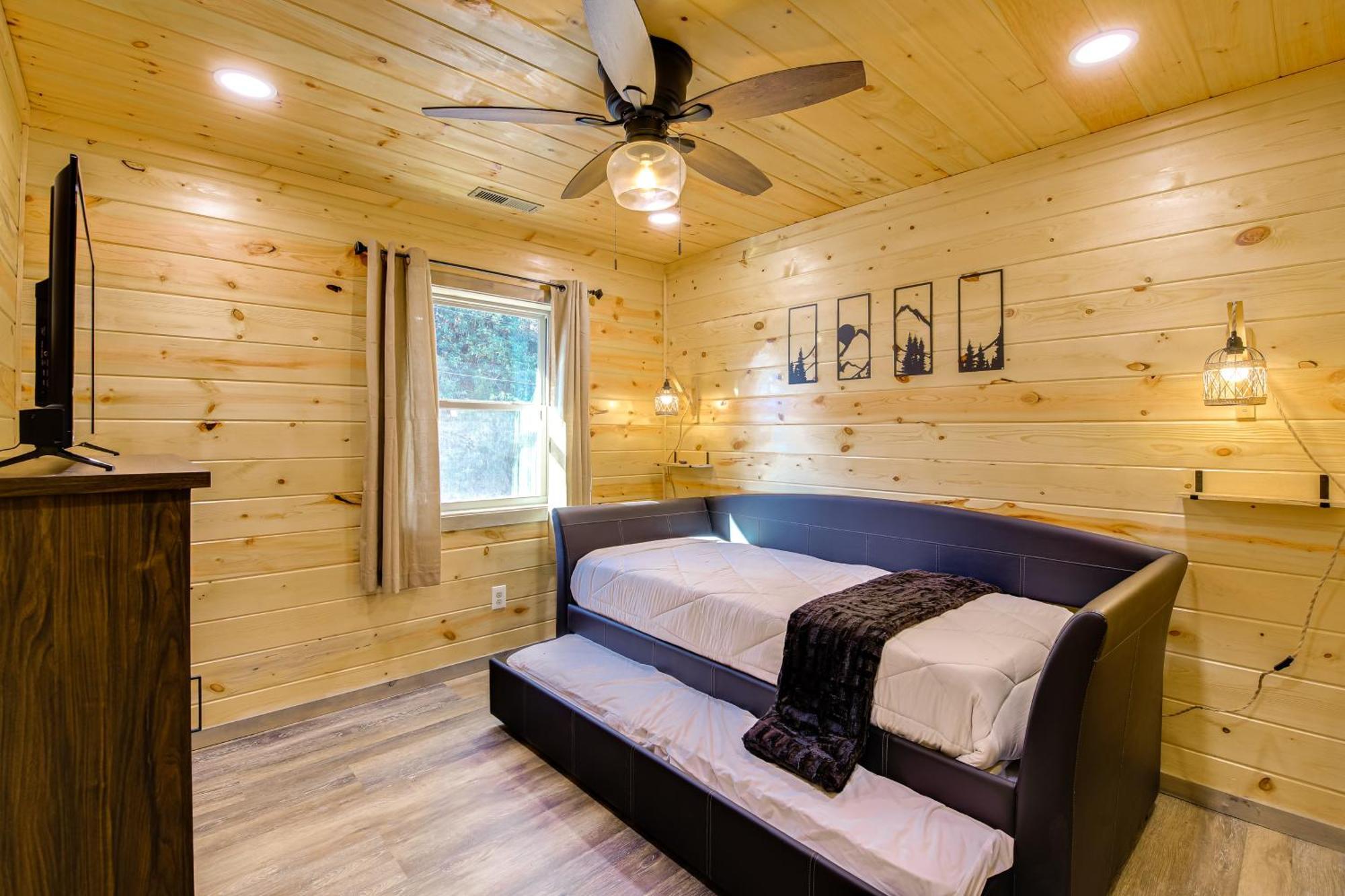 Gatlinburg Cabin With Game Room, Hot Tub And Mtn Views Exteriör bild