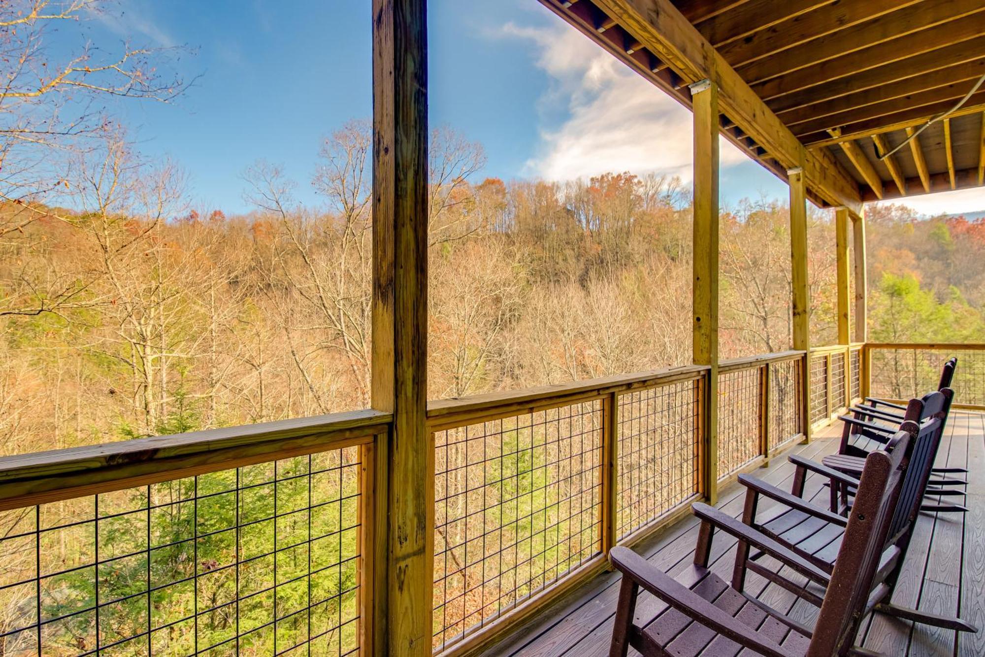 Gatlinburg Cabin With Game Room, Hot Tub And Mtn Views Exteriör bild