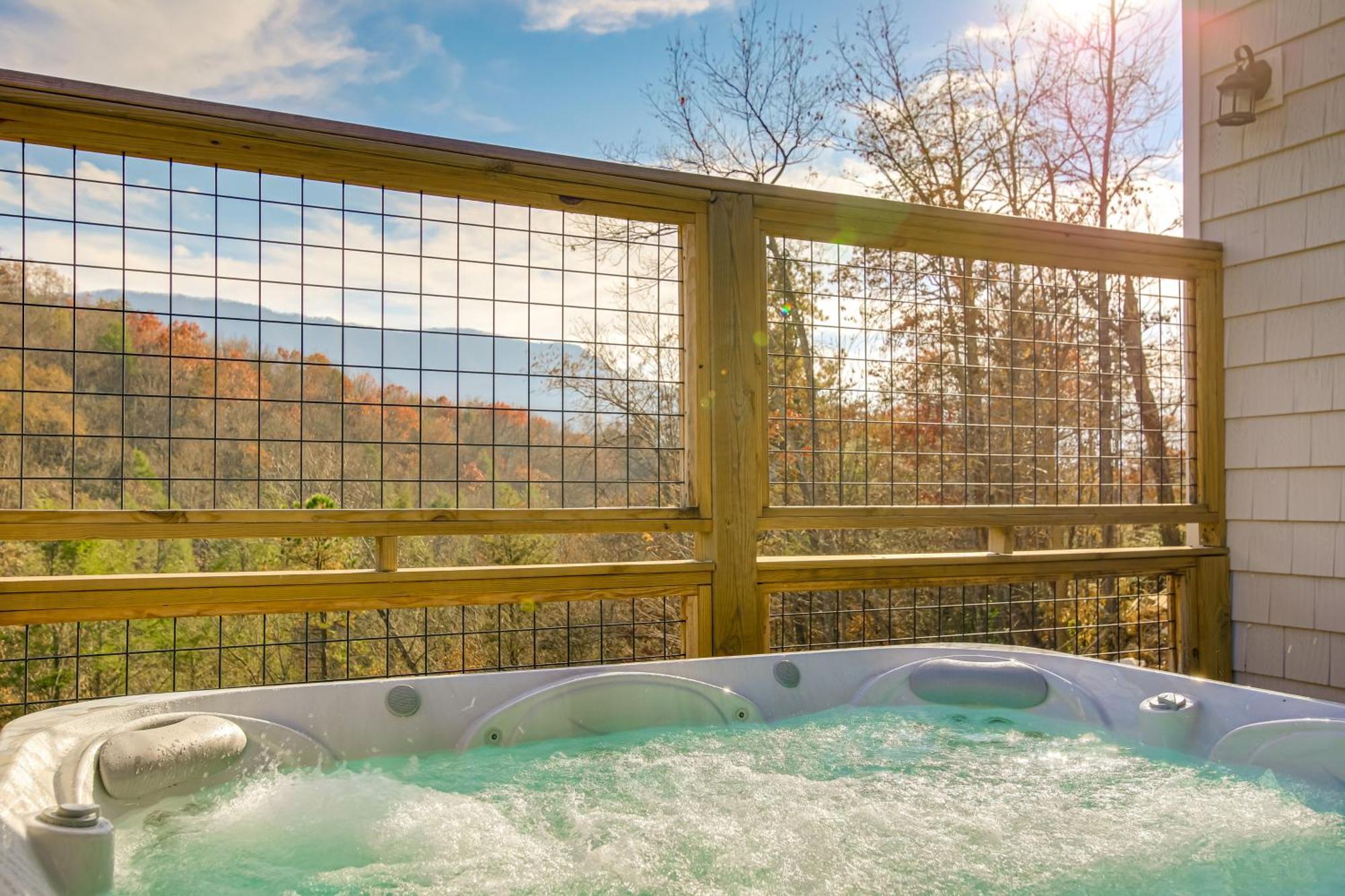 Gatlinburg Cabin With Game Room, Hot Tub And Mtn Views Exteriör bild