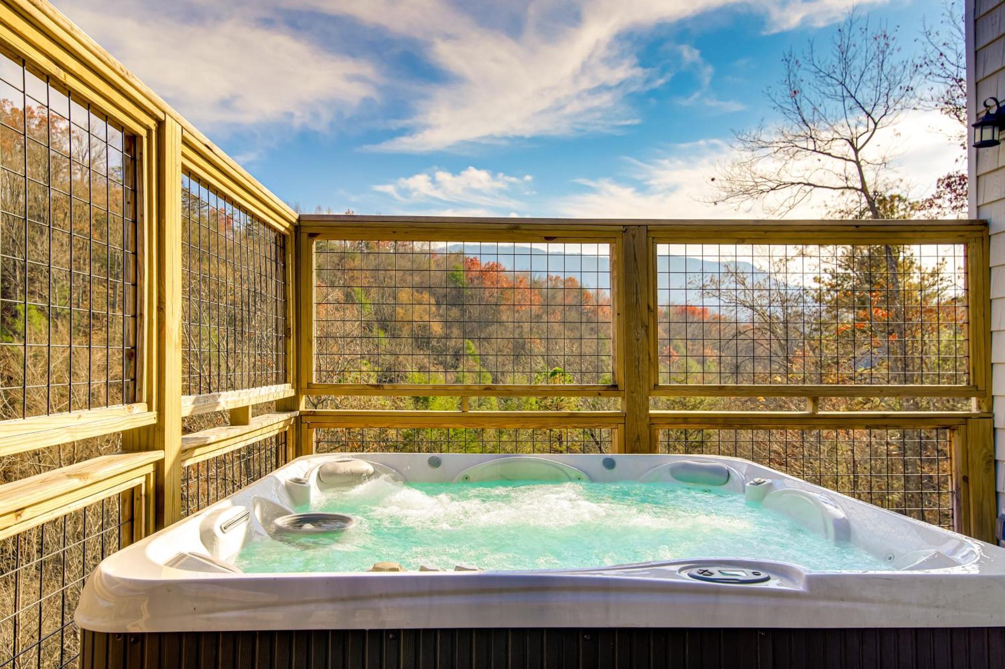 Gatlinburg Cabin With Game Room, Hot Tub And Mtn Views Exteriör bild