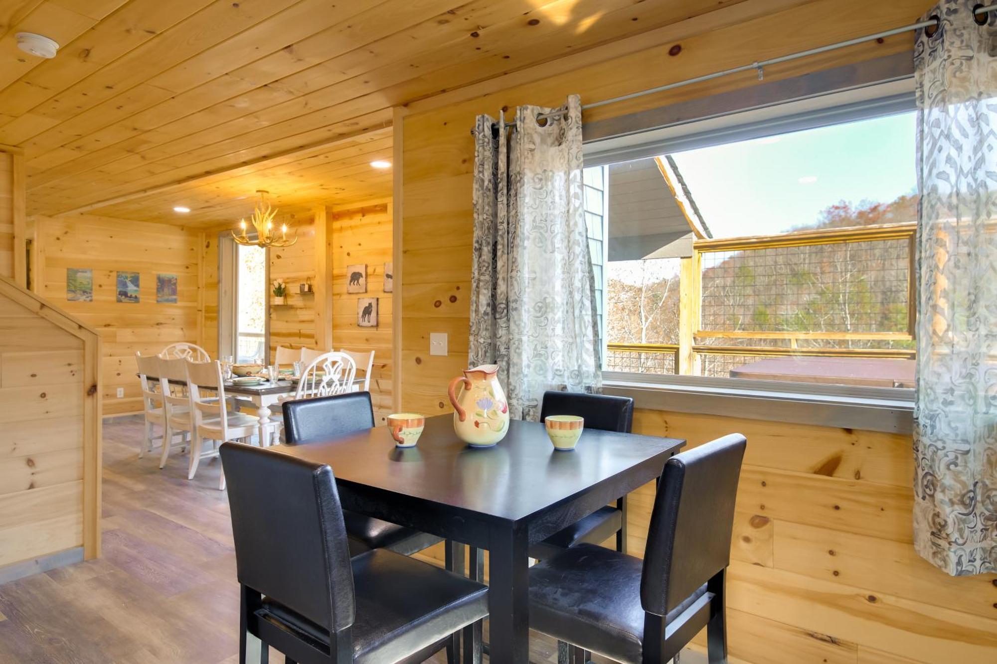 Gatlinburg Cabin With Game Room, Hot Tub And Mtn Views Exteriör bild